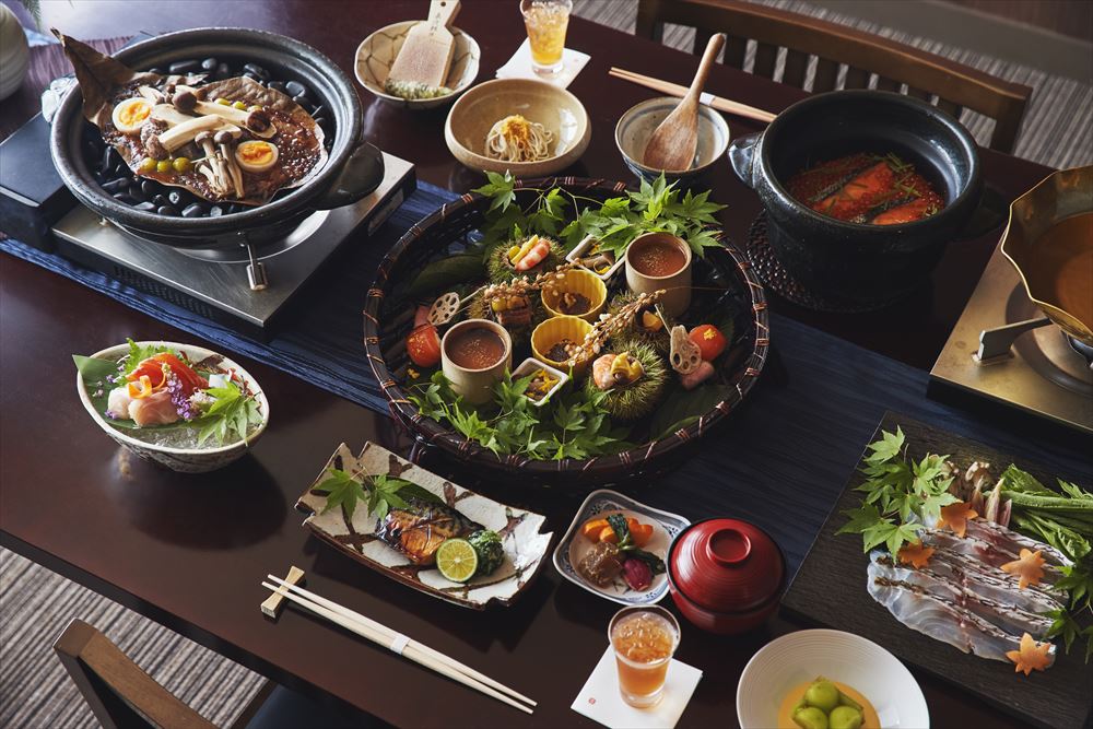 宽舒身心的诹访汤宿 萃sui-诹访湖_讲究食材、调味料和烹饪方式的晚餐。敬请品尝每一道精心制作的时令和食。